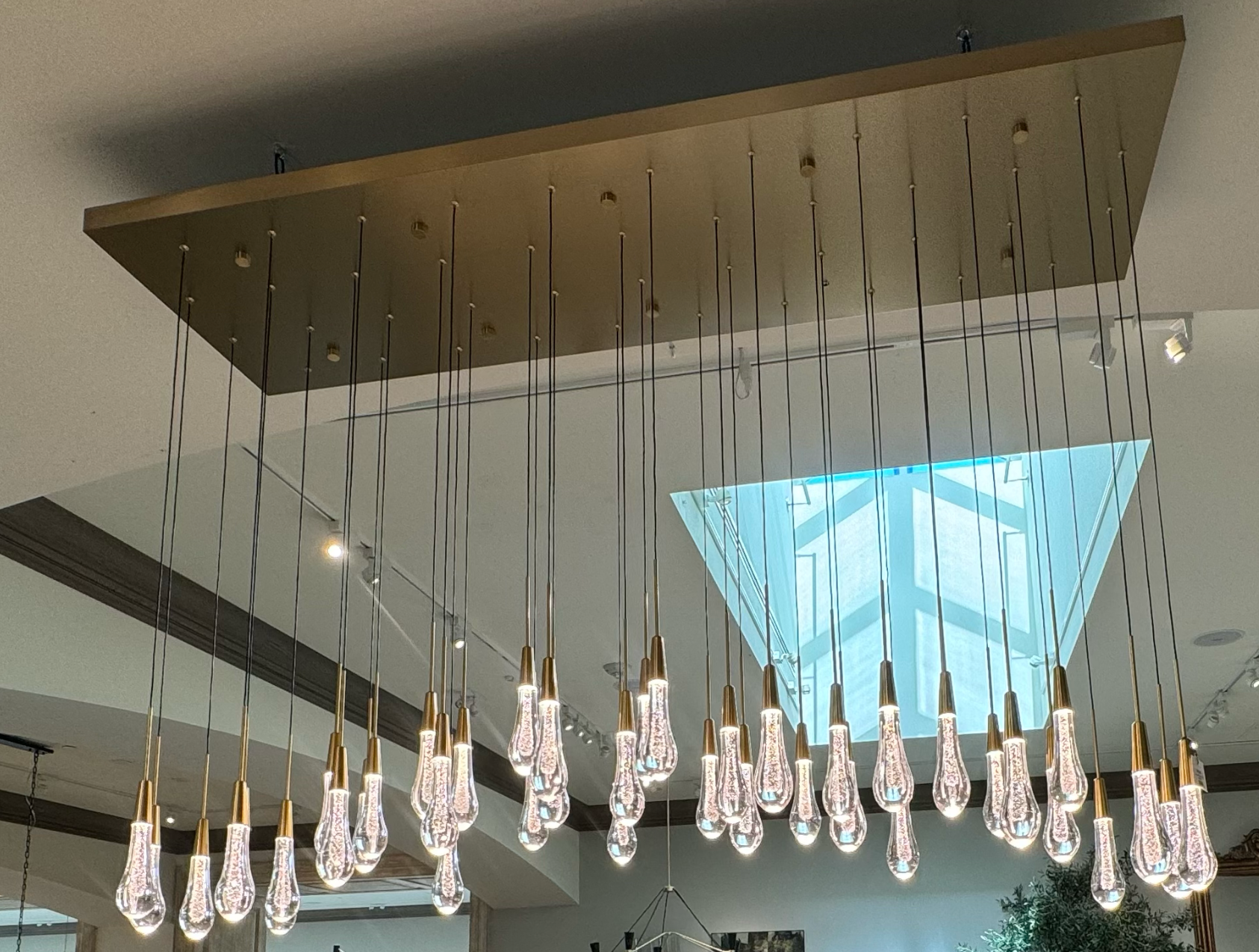 Soltaire Linear Chandelier 37" 50" 60" 70" 87" 120" | Lamer Lighting (53)