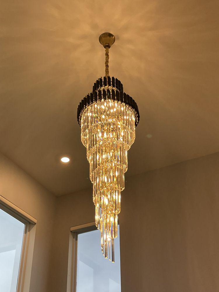 Lamer Lighting Grand Spiral Crystal Foyer Chandelier - Background Shot