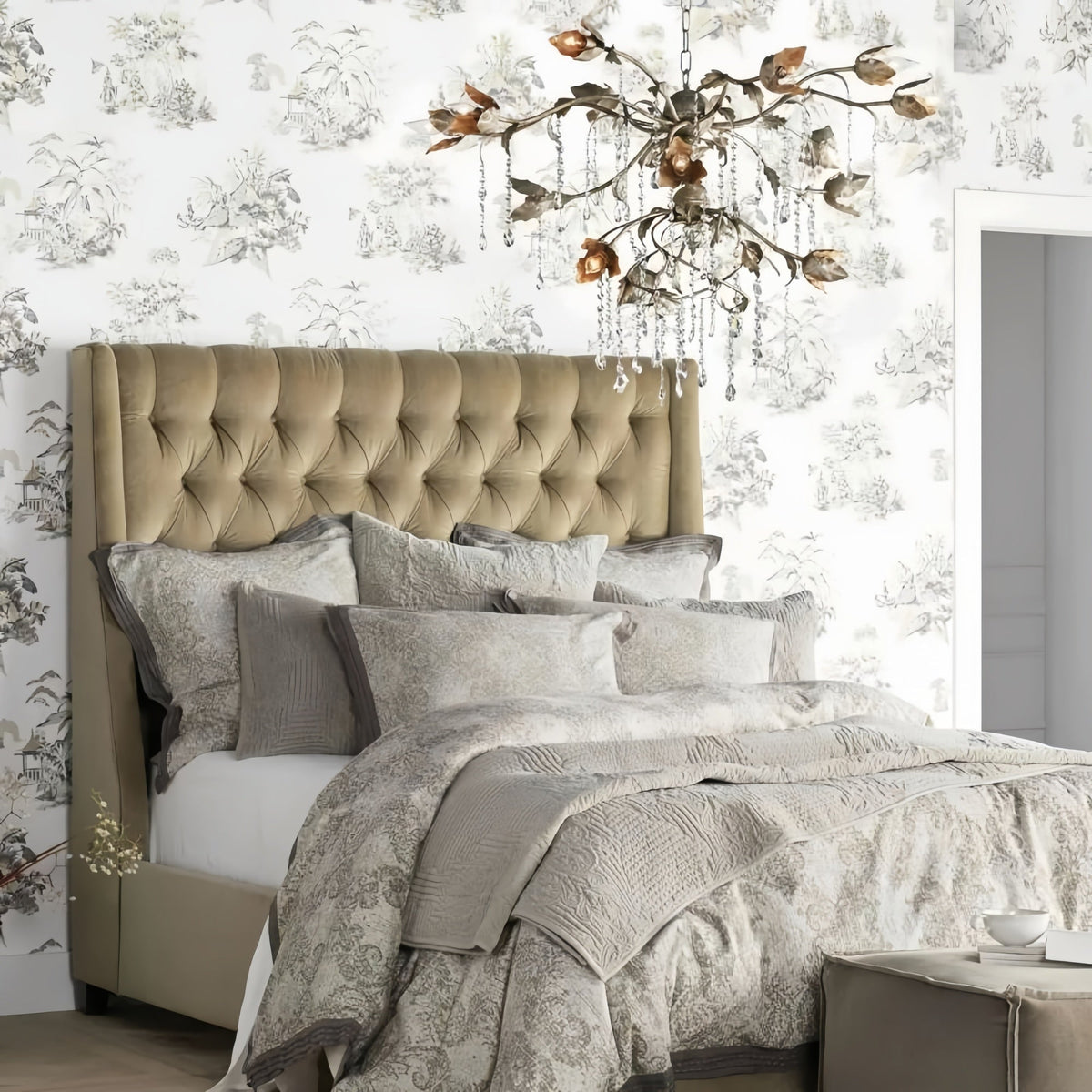 Viticcia Round Chandelier - Lamer Lighting